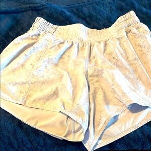 Lululemon Athletica White Athletic Shorts Lightweight Elastic Waist